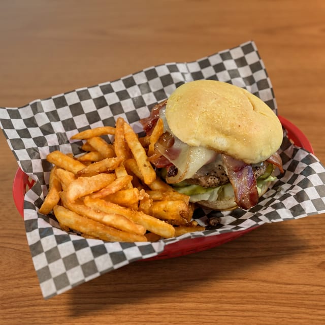 10 Oz. Cheeseburger.